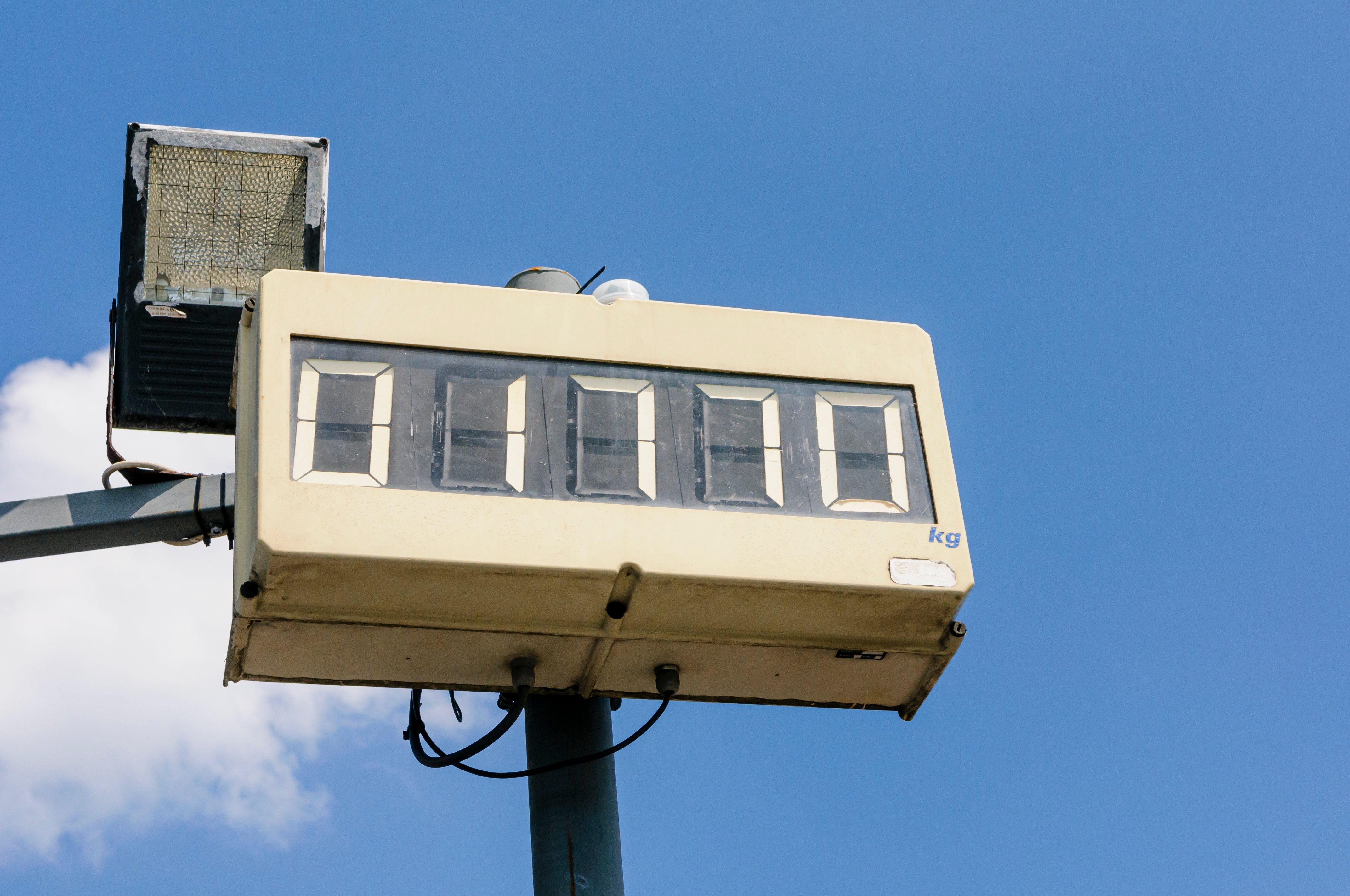 Weighbridge Verification and Maintenance: Keeping Customers Legal for Trade